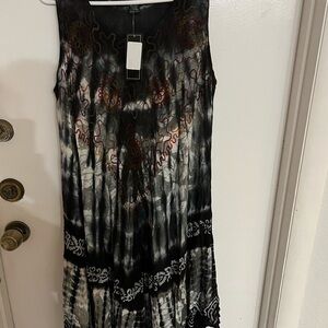 Elegant Black and White Maxi Dress